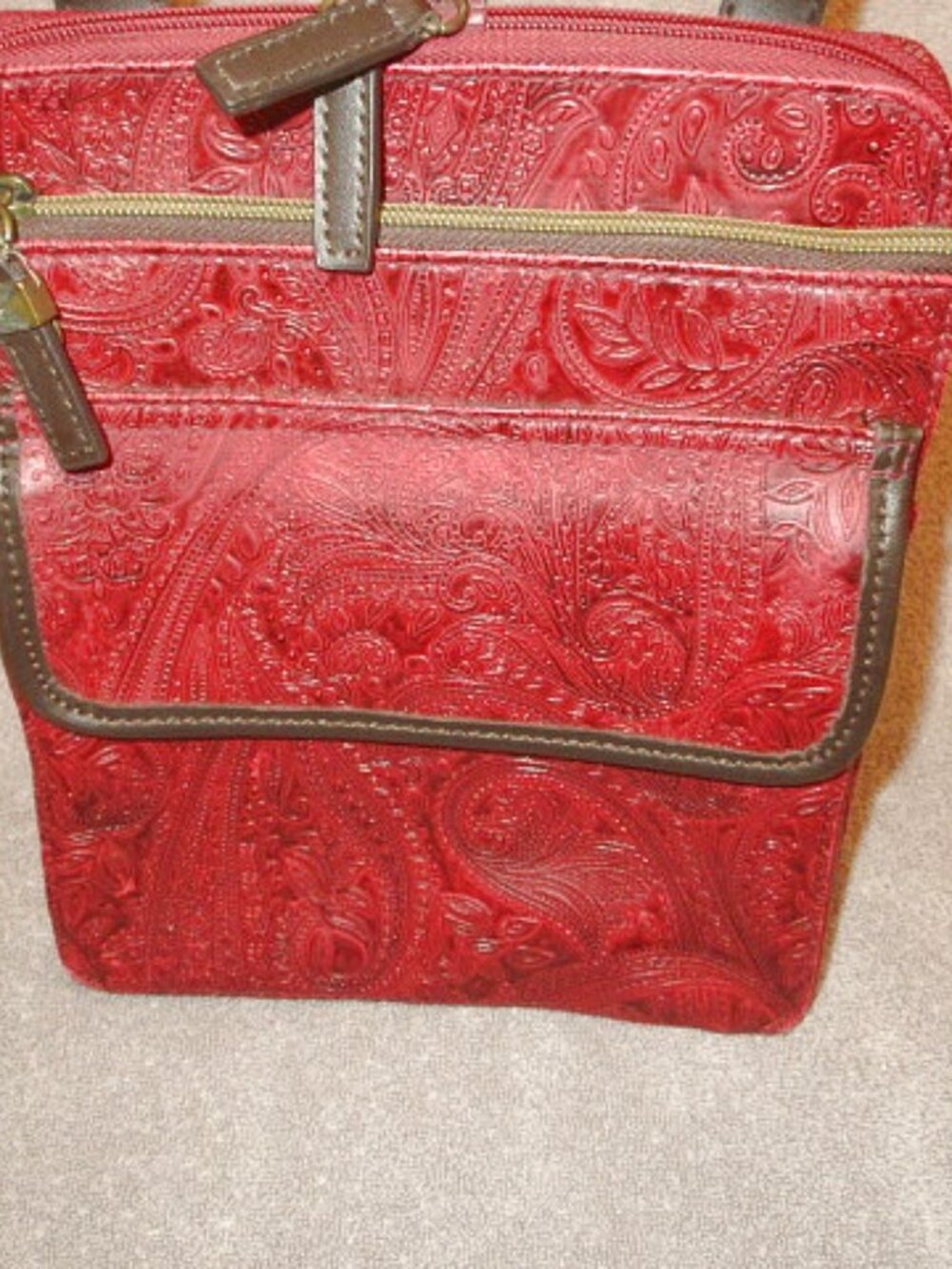 Vtg Fossil Relic Red Embossed Tooled Crossbody Bag Vegan Leather Western Boho - Picture 9 of 10